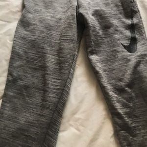 Nike boys gray joggers small